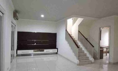 RUMAH DELATINOS BSD BAGUS BERPAGAR ROW JALAN BESAR