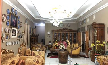 DIJUAL RUMAH HALAMAN LUAS TENGAH KOTA DEKAT JALAN JENDRAL SUDIRMAN PALEMBANG