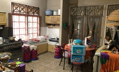 DIJUAL RUMAH HALAMAN LUAS TENGAH KOTA DEKAT JALAN JENDRAL SUDIRMAN PALEMBANG