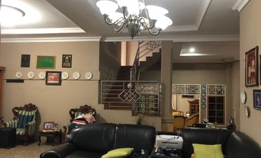 DIJUAL RUMAH HALAMAN LUAS TENGAH KOTA DEKAT JALAN JENDRAL SUDIRMAN PALEMBANG