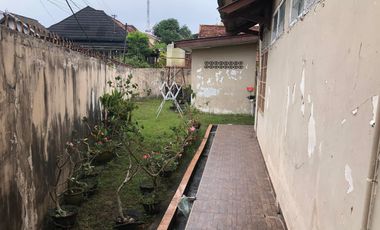 DIJUAL RUMAH HALAMAN LUAS TENGAH KOTA DEKAT JALAN JENDRAL SUDIRMAN PALEMBANG