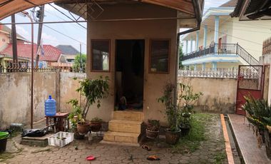 DIJUAL RUMAH HALAMAN LUAS TENGAH KOTA DEKAT JALAN JENDRAL SUDIRMAN PALEMBANG
