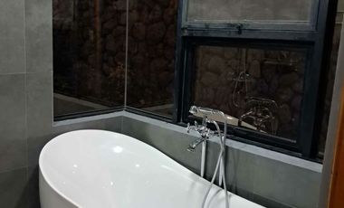 Elegant Japanese Inspired House with Loft and Garden in Pinewoods Estate, Baguio City