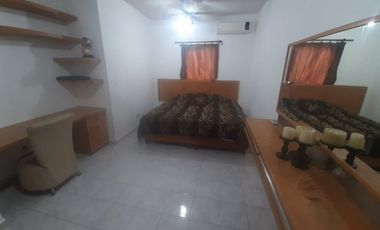 CASA EN RENTA AMUEBLADA Y EQUIPADA EN GUADALUPE, NUEVO LEON, ZONA COL. AZTECA, A 2 MINUTOS DE AV. CONSTITUCION Y MORONES PRIETO, COCHERA AUTOMATIZADA