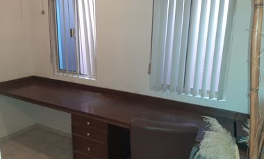 CASA EN RENTA AMUEBLADA Y EQUIPADA EN GUADALUPE, NUEVO LEON, ZONA COL. AZTECA, A 2 MINUTOS DE AV. CONSTITUCION Y MORONES PRIETO, COCHERA AUTOMATIZADA