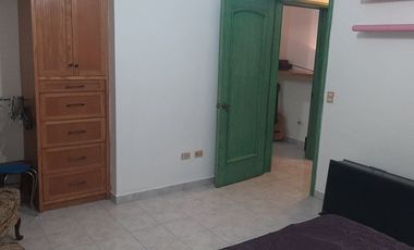 CASA EN RENTA AMUEBLADA Y EQUIPADA EN GUADALUPE, NUEVO LEON, ZONA COL. AZTECA, A 2 MINUTOS DE AV. CONSTITUCION Y MORONES PRIETO, COCHERA AUTOMATIZADA