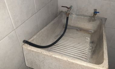 CASA EN RENTA AMUEBLADA Y EQUIPADA EN GUADALUPE, NUEVO LEON, ZONA COL. AZTECA, A 2 MINUTOS DE AV. CONSTITUCION Y MORONES PRIETO, COCHERA AUTOMATIZADA