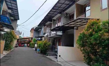 Disewakan Rumah Bagus 2Lantai Dlm Cluster Condet Jakarta Timur