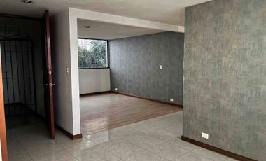 Edificio con 6 departamentos para oficinas/ habitar