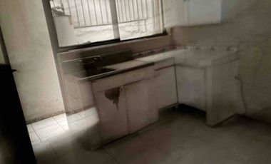 Edificio con 6 departamentos para oficinas/ habitar