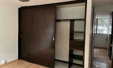 Edificio con 6 departamentos para oficinas/ habitar