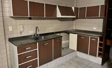 Edificio con 6 departamentos para oficinas/ habitar