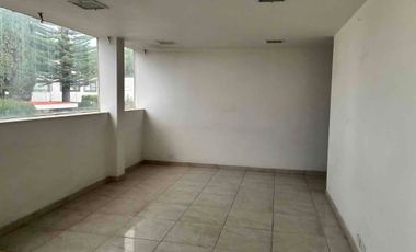 Edificio con 6 departamentos para oficinas/ habitar