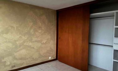 Edificio con 6 departamentos para oficinas/ habitar