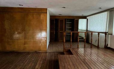 Edificio con 6 departamentos para oficinas/ habitar