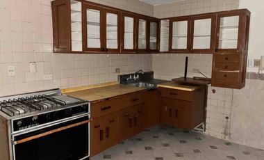 Edificio con 6 departamentos para oficinas/ habitar