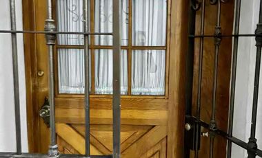 Edificio con 6 departamentos para oficinas/ habitar