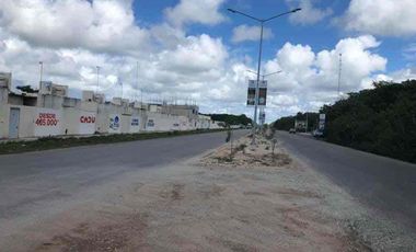 terreno en renta Playa del Carmen 340 m2 sobre carretera
