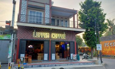 Di jual Hunian dan Ruang Usaha Pinggir Jalan Sawentar Blitar