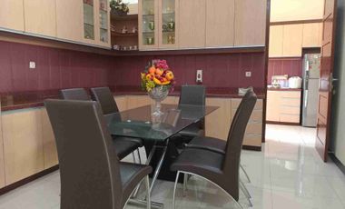 Dijual rumah, SHM ,LT 630m2, LB 378m2 , Full Furnished , water heater, Halaman depan belakang, Gazebo