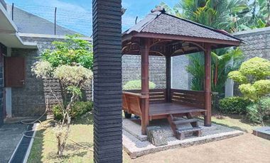 Dijual rumah, SHM ,LT 630m2, LB 378m2 , Full Furnished , water heater, Halaman depan belakang, Gazebo