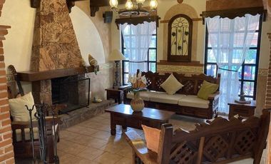 RENTA CASA AMUEBLADA EN EL CENTRO DE TEQUISQUIAPAN, QUERETARO