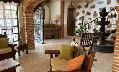 RENTA CASA AMUEBLADA EN EL CENTRO DE TEQUISQUIAPAN, QUERETARO