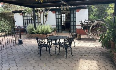 RENTA CASA AMUEBLADA EN EL CENTRO DE TEQUISQUIAPAN, QUERETARO