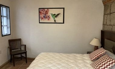 RENTA CASA AMUEBLADA EN EL CENTRO DE TEQUISQUIAPAN, QUERETARO