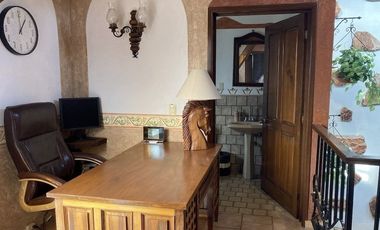 RENTA CASA AMUEBLADA EN EL CENTRO DE TEQUISQUIAPAN, QUERETARO