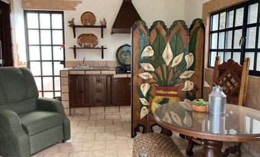 RENTA CASA AMUEBLADA EN EL CENTRO DE TEQUISQUIAPAN, QUERETARO