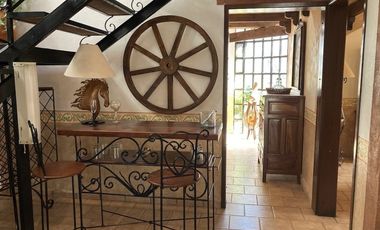 RENTA CASA AMUEBLADA EN EL CENTRO DE TEQUISQUIAPAN, QUERETARO