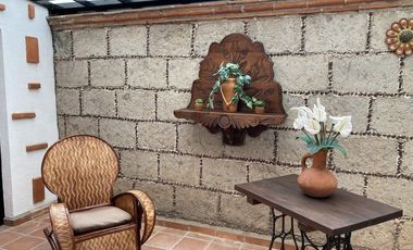 RENTA CASA AMUEBLADA EN EL CENTRO DE TEQUISQUIAPAN, QUERETARO