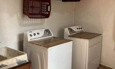 RENTA CASA AMUEBLADA EN EL CENTRO DE TEQUISQUIAPAN, QUERETARO