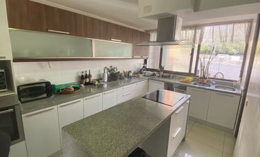 LUJOSO DEPARTAMENTO CON VISTA DESPEJADA