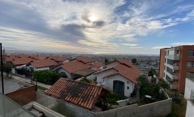 LUJOSO DEPARTAMENTO CON VISTA DESPEJADA