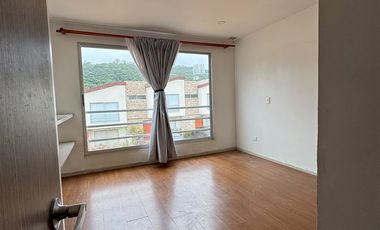 Casa en conjunto cerrado en La Florida