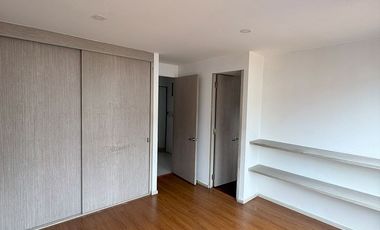 Casa en conjunto cerrado en La Florida