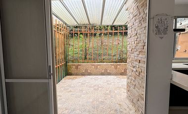 Casa en conjunto cerrado en La Florida