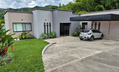 Casa campestre de lujo en EL ROSARIO