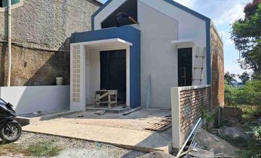 dijual Rumah Cantik 7 menit Ke kampus Jatinangor SHM 40/70 harga 370 juta