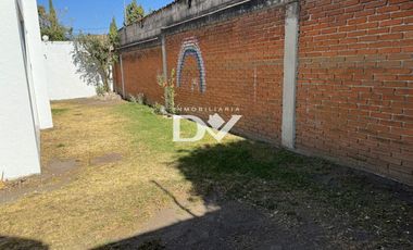 CASA EN RENTA DE 3 HABITACIONES EN ZAVALETA EN FRACCIONAMIENTO JARDÍN AMPLIO DE 1 PISO