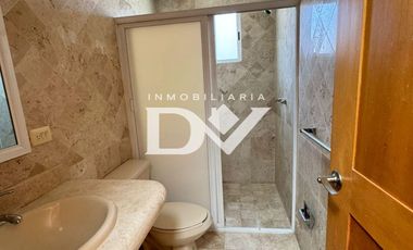 CASA EN RENTA DE 3 HABITACIONES EN ZAVALETA EN FRACCIONAMIENTO JARDÍN AMPLIO DE 1 PISO