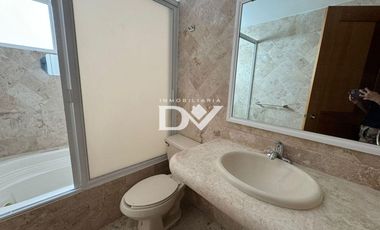 CASA EN RENTA DE 3 HABITACIONES EN ZAVALETA EN FRACCIONAMIENTO JARDÍN AMPLIO DE 1 PISO