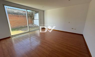 CASA EN RENTA DE 3 HABITACIONES EN ZAVALETA EN FRACCIONAMIENTO JARDÍN AMPLIO DE 1 PISO