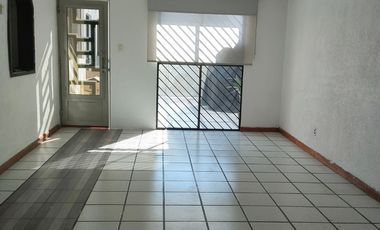 CASA DE UNA PLANTA EN RENTA