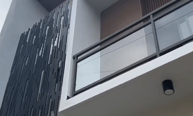 Single-Detached Houses and Lots in Alabang