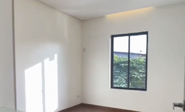 Single-Detached Houses and Lots in Alabang