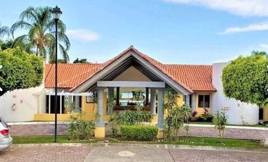 BONITA CASA EN VENTA EN CLUB RESIDENCIAL PARAISO JIUTEPEC