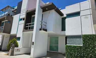 Se vende casa en Fracc Santa Monica